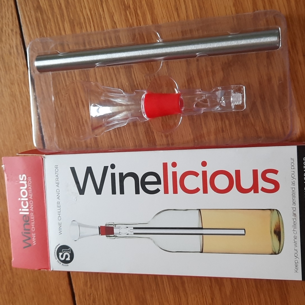Winelicious wine aerator and chiller
